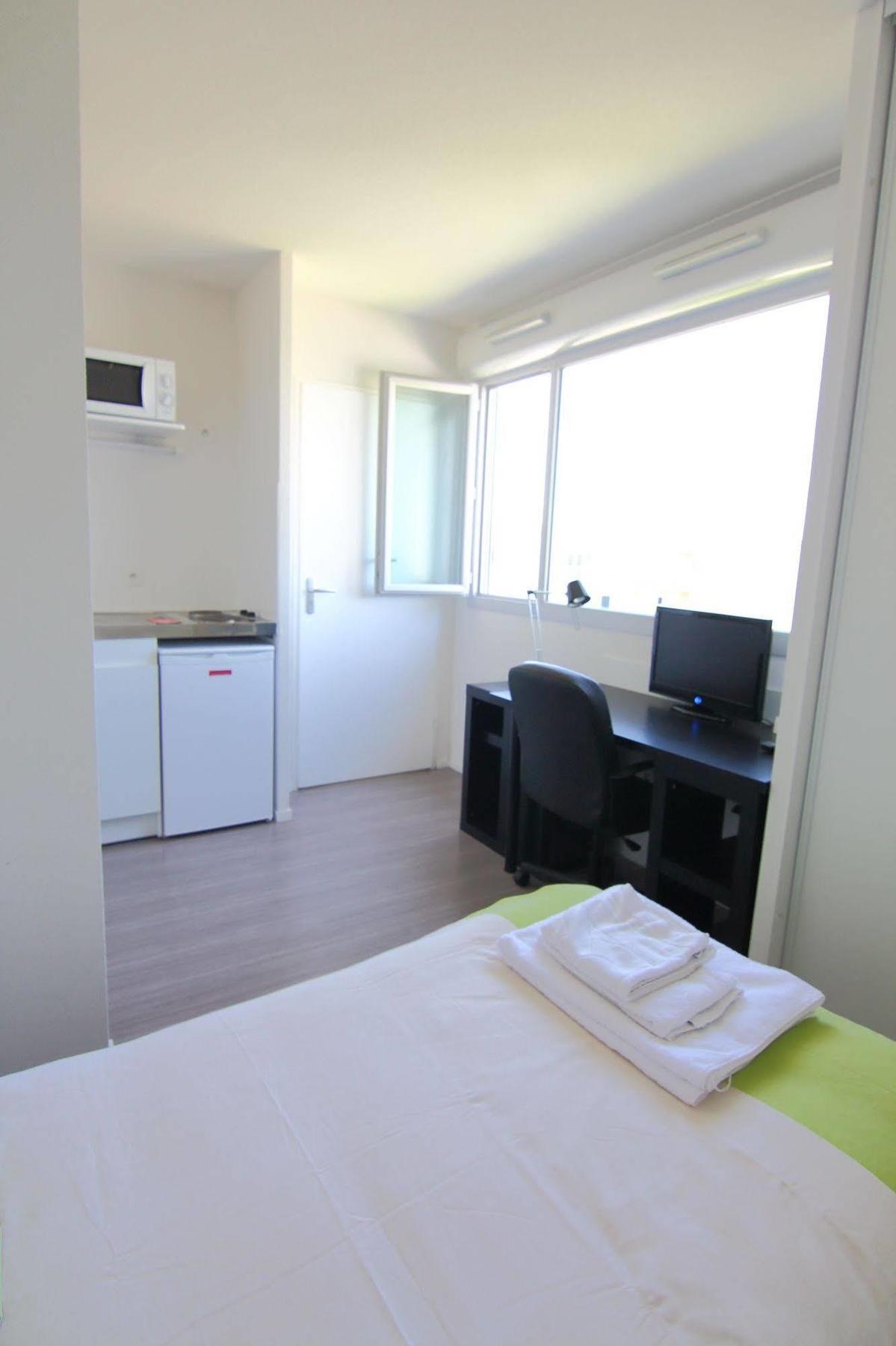 Residence Hoteliere Laudine Reims Exterior foto